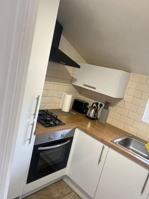 Appartement Large Modern Studio Flat à Londres Extérieur photo